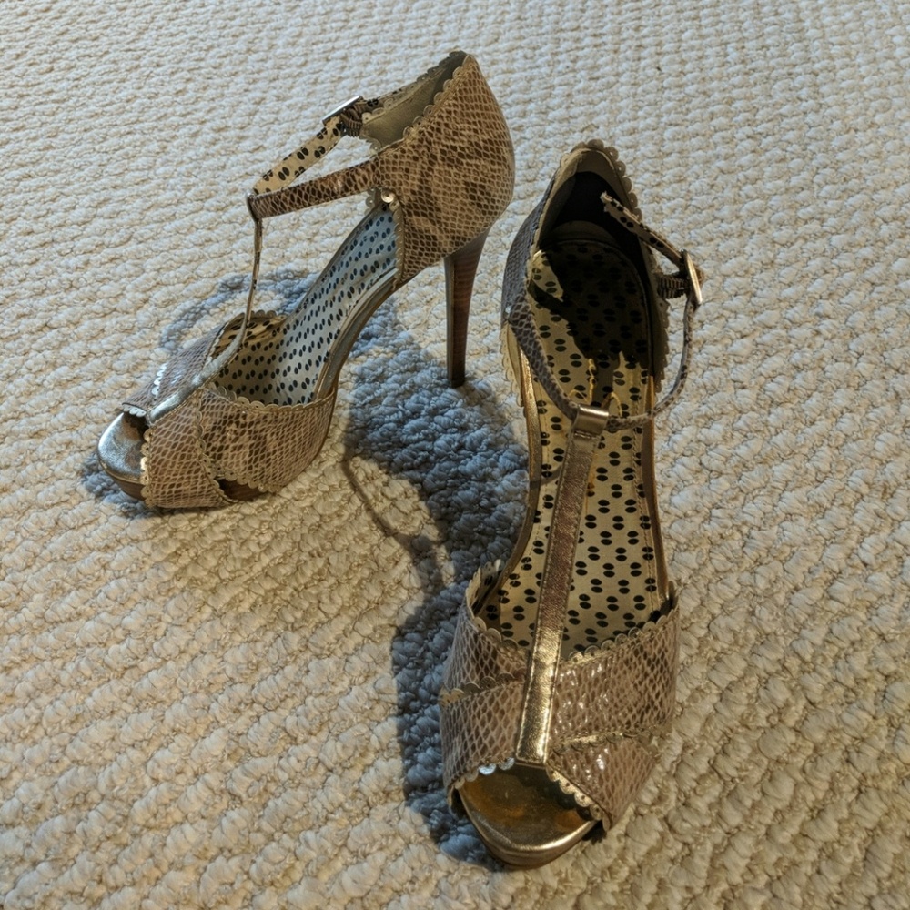 Jessica Simpson heels